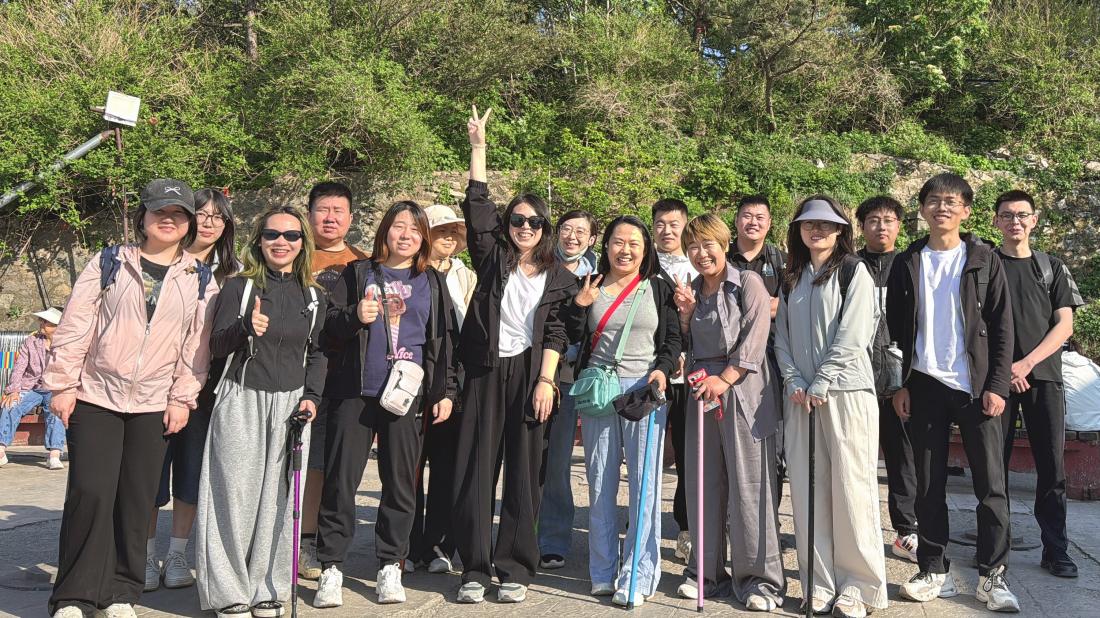 Concentrate on Reaching New heights, the Sales Team Shows off Their Talents Concentrate on Reaching New heights, the Sales Team Shows off Their Talents